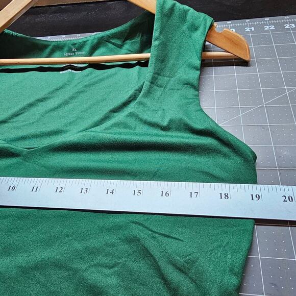 Agnes Urban Blouse Womens Large Green V-neck Sleeveless Stretch Soft Neutral - Picture 6 of 7